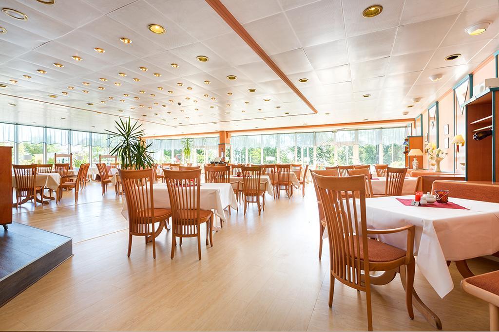 Ruegen-Hotel Sassnitz Buitenkant foto